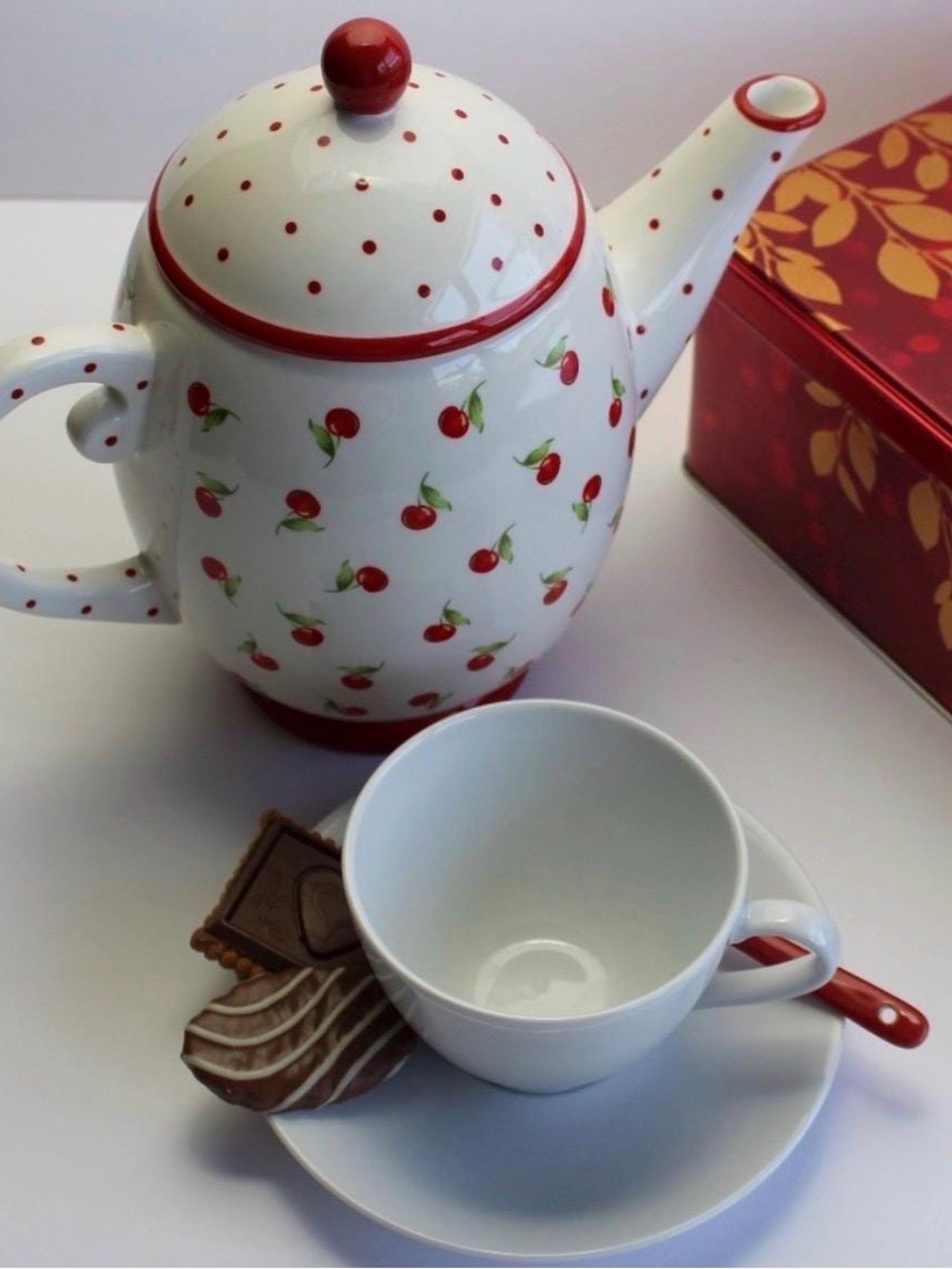 Hallmark Red & White Porcelain Teapot -Cherries and Polka Dots 6 Cup